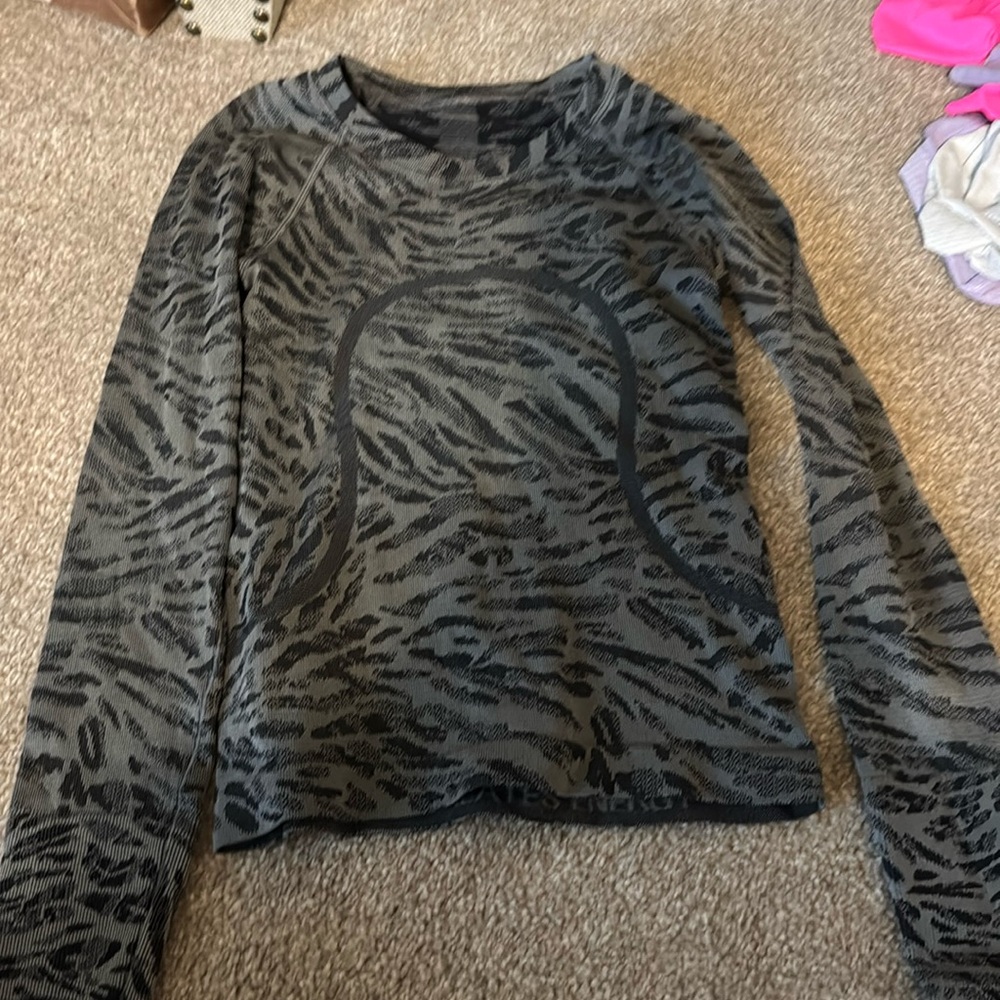 Lululemon long sleeve swiftly tech size 2